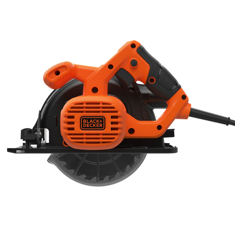 Scie circulaire Black+Decker, outil électroportatif, couleur orange et noire.