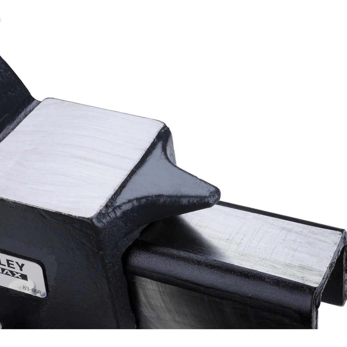 Étau Stanley Maxx de couleur noire, outil de serrage métallique robuste