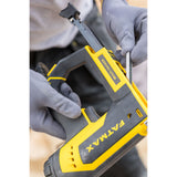Agrafeuse FATMAX multi-tacker Stanley, outillage jaune et noir en cours d’utilisation