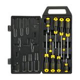 Set de tournevis Stanley, jaune et noir, dans une mallette de rangement.