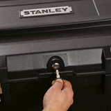 Coffre à outils Stanley noir, serrure avec clé, marque visible