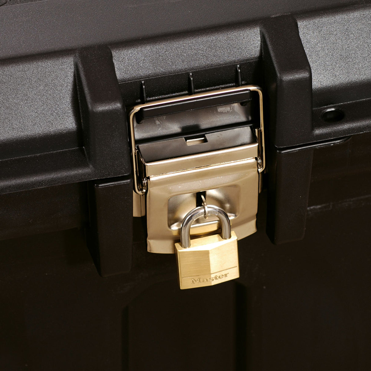 Cadenas Master Lock, noir et doré, boîte de rangement sécurisée, outillage.