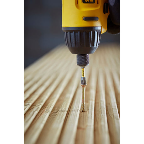 Embout de vissage Stanley, outil jaune, usage sur bois, couleur argent et jaune.