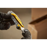 Cutter jaune Stanley, outil de coupe, lame grise, utilisé pour ouvrir un carton