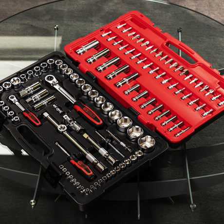 Coffret douilles et accessoires ULTIMATE 1/4'' - 1/2'', 111 pièces - Mister PRO
