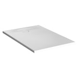 Receveur de douche blanc marque Geberit, design plat et moderne, rectangulaire.