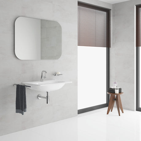 Lavabo mural blanc Grohe, salle de bain moderne, robinet chrome, accessoires assortis