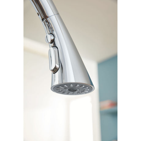 Mitigeur de cuisine Grohe chromé, bec extractible, robinetterie moderne argentée