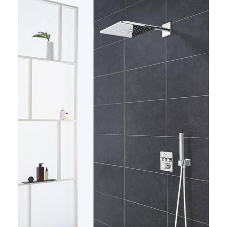 Douche Grohe chrome, colonne de douche murale carrée, couleur argentée, salle de bain moderne