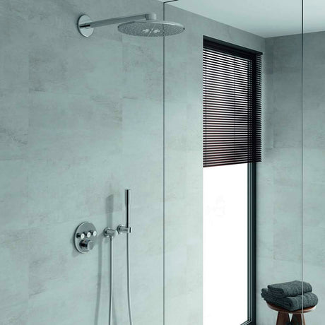 Douche Grohe, colonne de douche inox argent avec pommeau rond, design moderne