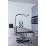 Robinet cuisine Grohe, mitigeur inox coloris acier brossé sur plan de travail moderne