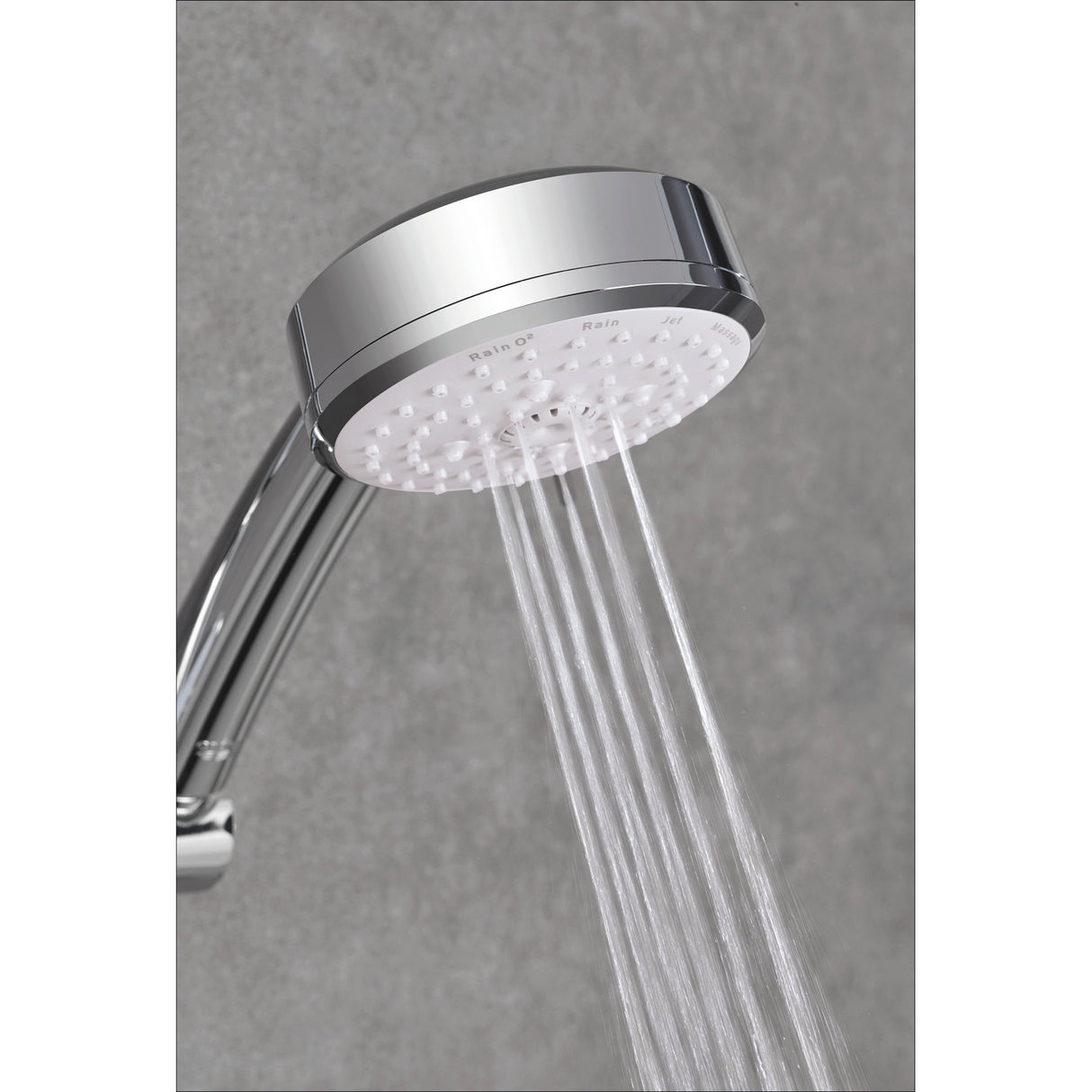 Pommeau de douche Grohe, type douchette, couleur chromée, en fonctionnement