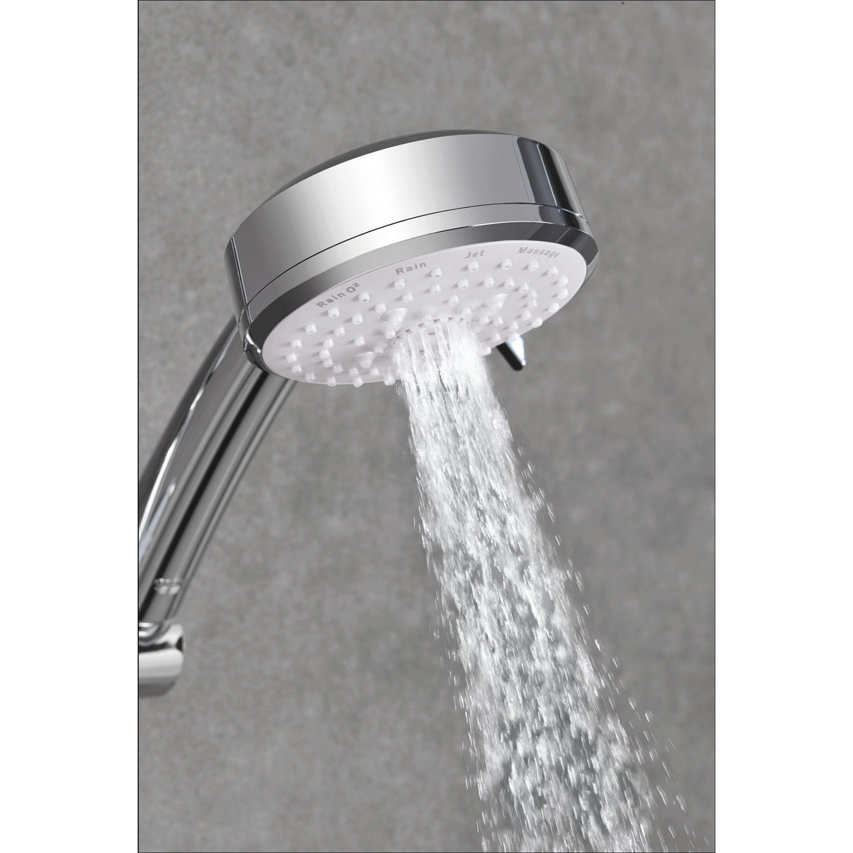 Douchette Grohe, pommeau de douche chromé, eau en jet pluie, couleur argentée