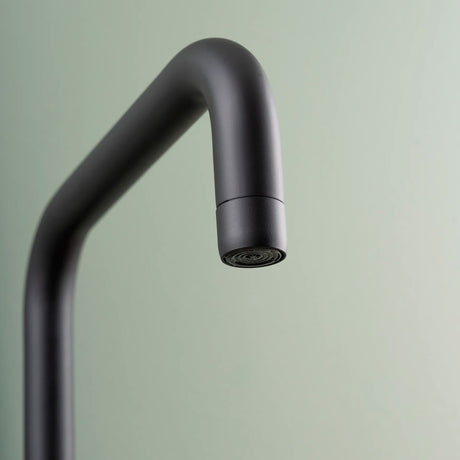 Mitigeur noir mat, robinet sanitaire, marque Grohe