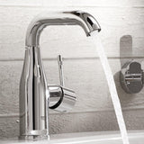 Mitigeur Grohe de salle de bain, robinet chrome, design moderne, eau coulant.