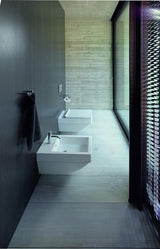 Lavabo mural blanc Grohe, salle de bain moderne, couleur blanche, design épuré.