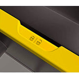 Boîte à outils Stanley, plastique, couleur jaune et noir, focus sur le fermoir.