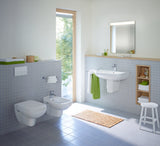 Salle de bains moderne avec lavabo blanc Duravit, céramique sanitaire couleur blanche.