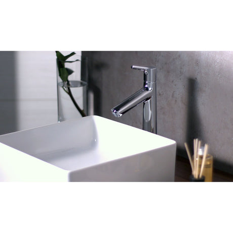 Mitigeur Grohe, robinet salle de bain chromé, moderne avec vasque blanche.