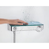 Mitigeur thermostatique Grohe, type robinet douche, couleur chrome argenté sous eau.