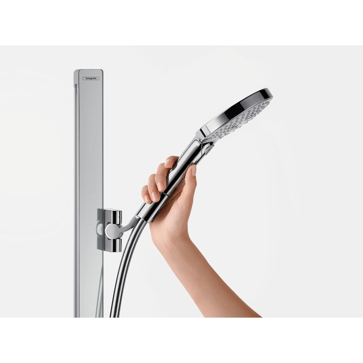 Douchette chromée Hansgrohe, pommeau de douche main, couleur argentée, fixation murale.