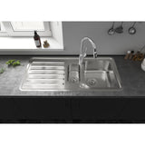 Évier inox Grohe double bac avec égouttoir, couleur argent, robinetterie moderne.