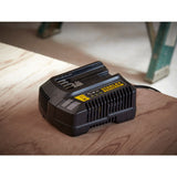 Chargeur de batterie noir Stanley Fatmax, outil électroportatif professionnel