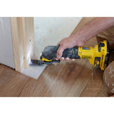 Outil multifonction Stanley jaune, outil électroportatif, utilisé pour couper du bois