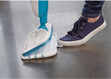 Balai vapeur Shark blanc et bleu, nettoyage sol, marque visible Shark