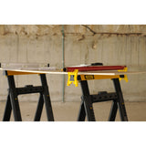 Tréteau Stanley noir et jaune, outillage de chantier robuste, en plastique.