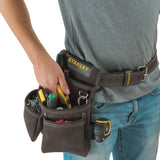Ceinture porte-outils Stanley marron, idéale pour rangement outillage, vue portée à la taille.