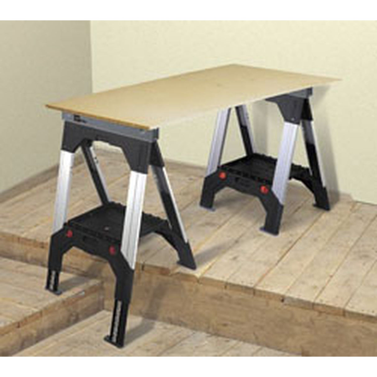 Tréteau Facom, établi pliant noir et gris, pour outillage et bricolage, sur parquet