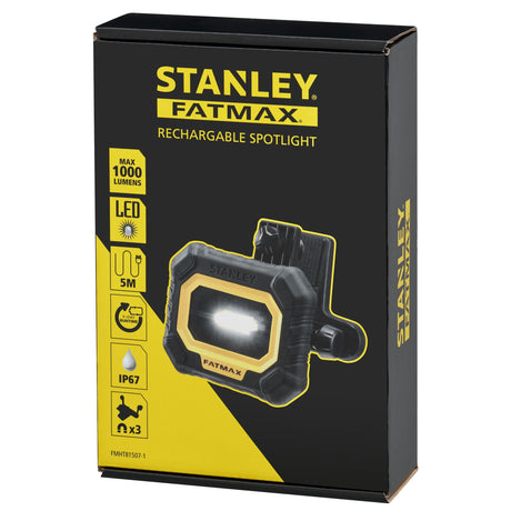 Projecteur rechargeable Stanley Fatmax LED, noir et jaune, sur emballage.