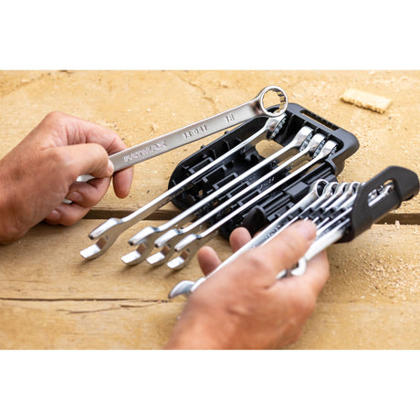Clés mixtes argentées FATMAX, coffret d'outillage Stanley, couleur chrome.