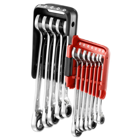 Clés à cliquet Facom, set d’outillage argenté en coffret rouge et noir.