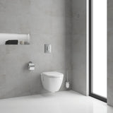Toilette suspendue Grohe blanche dans une salle de bain moderne avec finition grise.