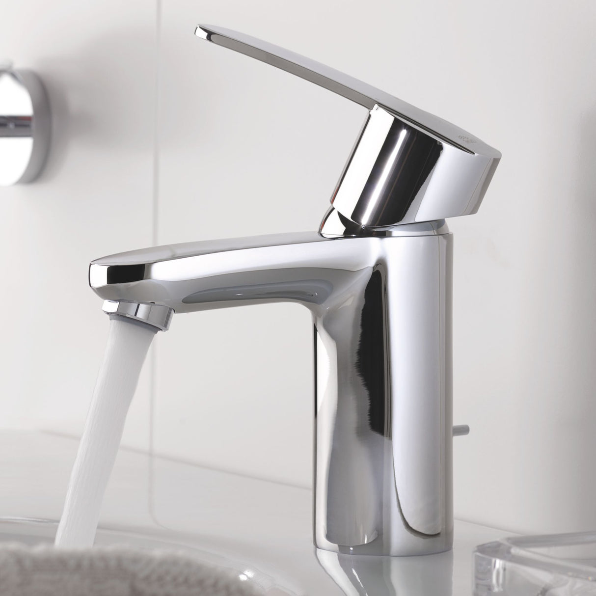 Mitigeur Grohe, robinet de lavabo chromé, eau courante, design moderne, couleur argent