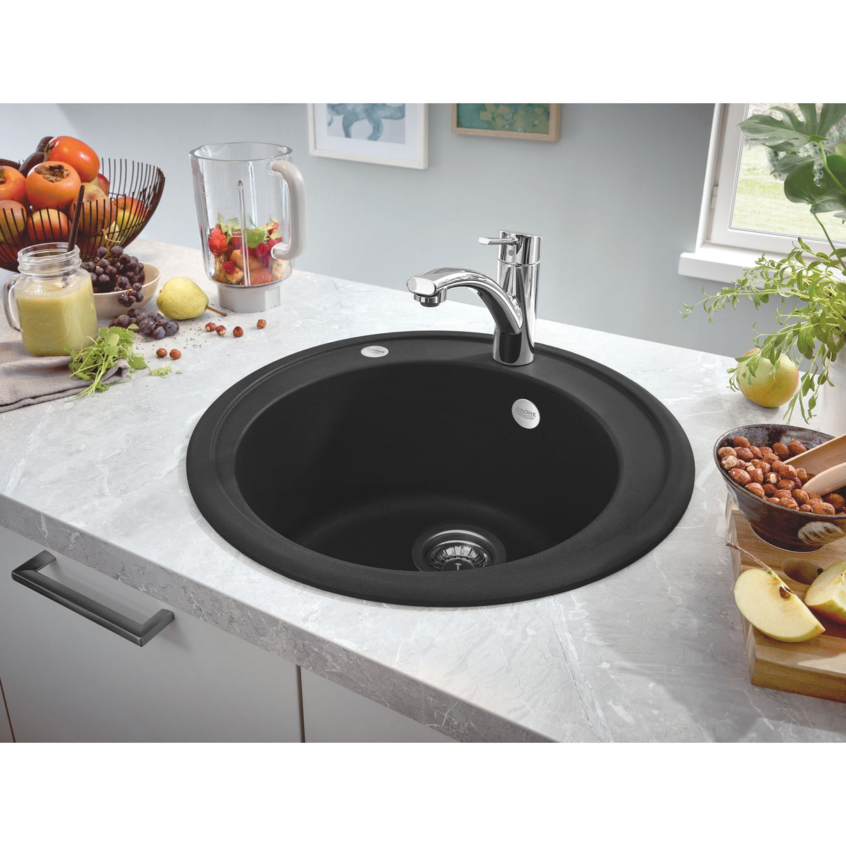 Evier rond noir de marque GROHE, lavabo de cuisine moderne avec robinet chromé