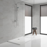 Colonne de douche Grohe chromée, salle de bain moderne, robinetterie couleur argentée