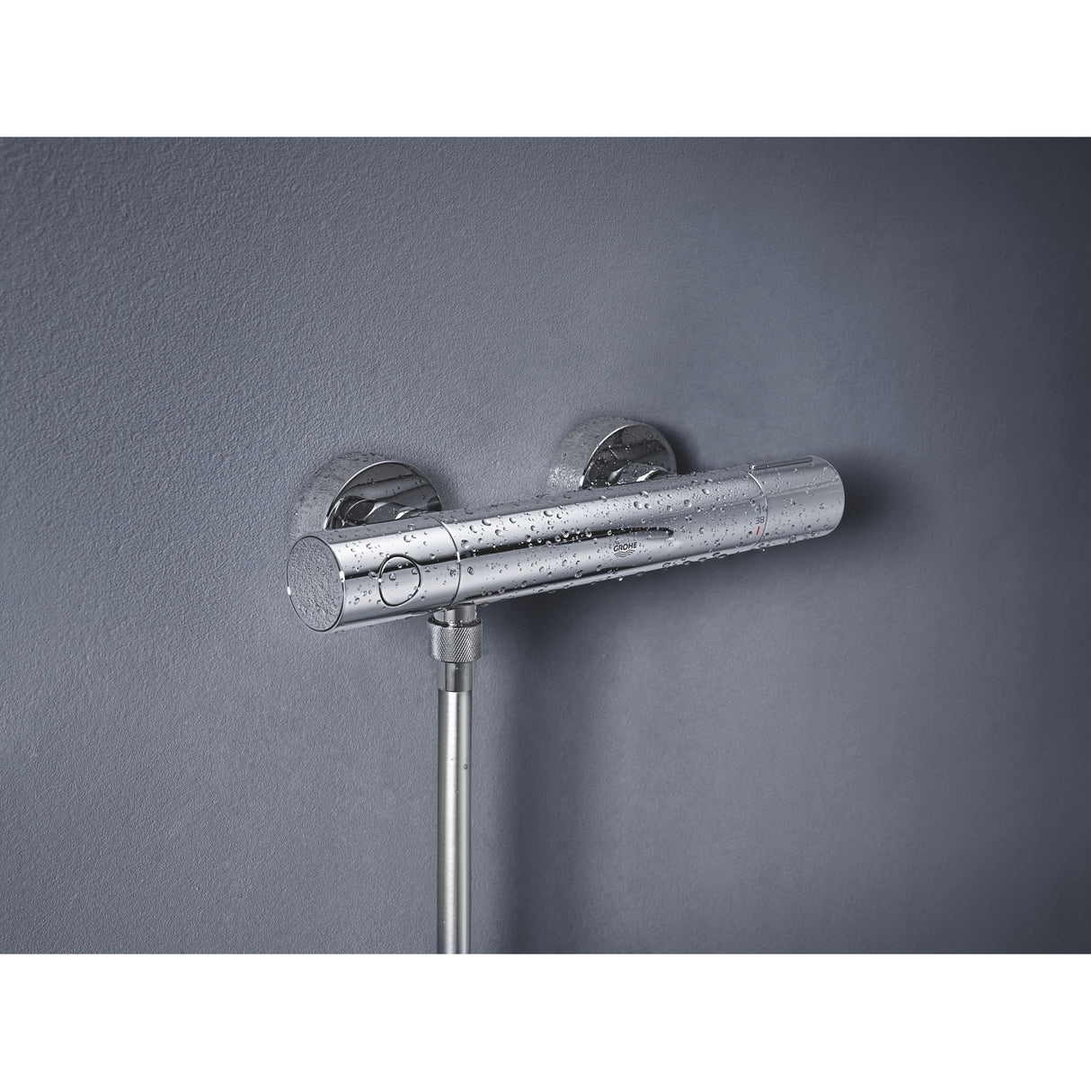 Mitigeur thermostatique de douche Grohe, couleur chrome, montage mural.