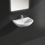 Lavabo blanc Grohe mural, céramique, robinet chromé, design moderne