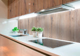 Crédence murale VIPANEL pour cuisine, aspect bois chêne, couleur mat perle.