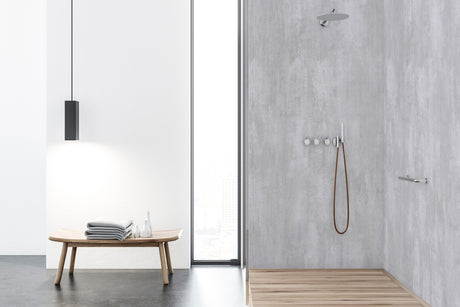 Paroi de douche VIPANEL, panneau mural en béton gris mat perle, ambiance moderne.